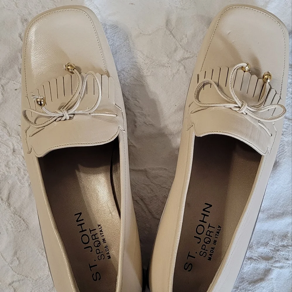 VINTAGE St John's Lesther Loafers - Picture 6 of 7
